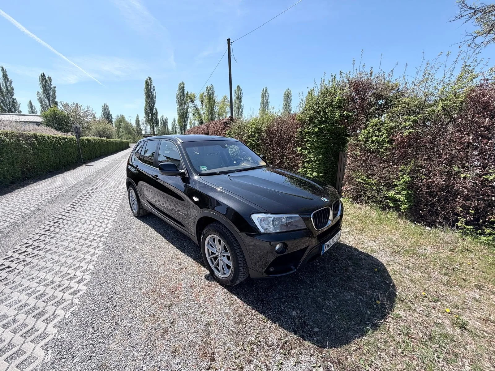 Schwarzer BMW X3 Diesel mit mehr als 200.000 Kilometern